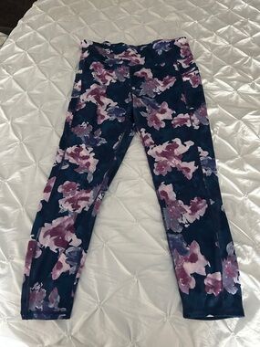Gaian Floral Print Navy Active Leggings